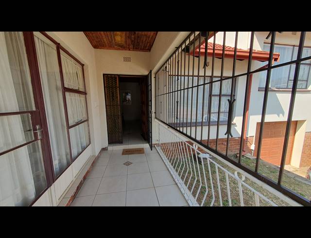 3 BEDROOM FREEHOLD FOR SALE IN RISANA